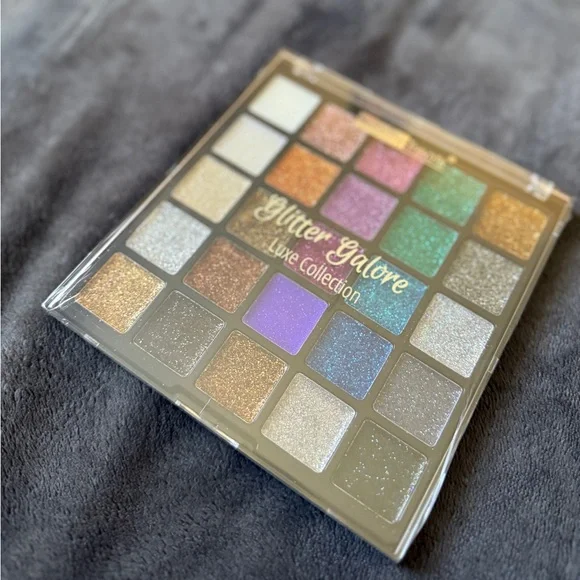 Beauty Treats Glitter Galore Luxe Collection Eyeshadow Palette – 25 Shades - Picture 2 of 4